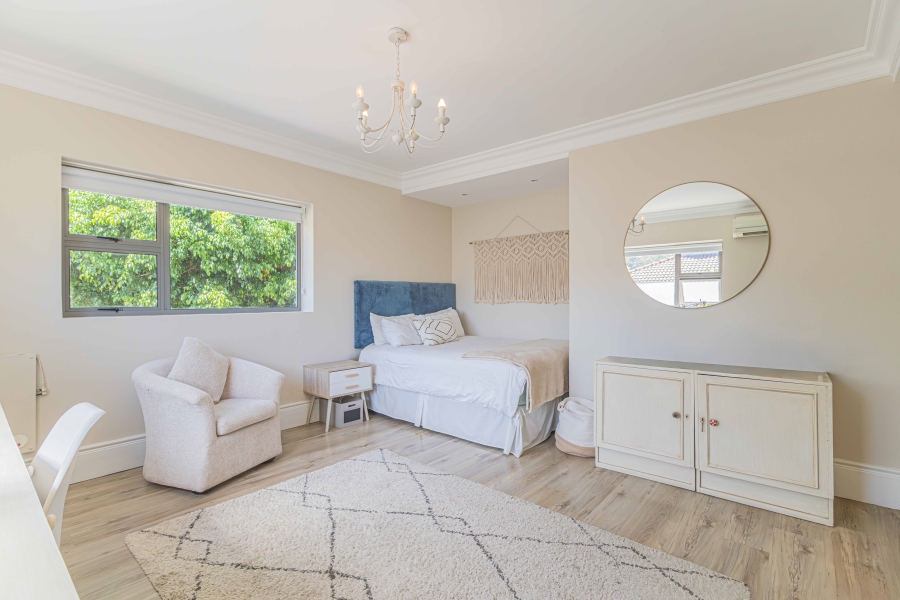 4 Bedroom Property for Sale in Fresnaye Western Cape